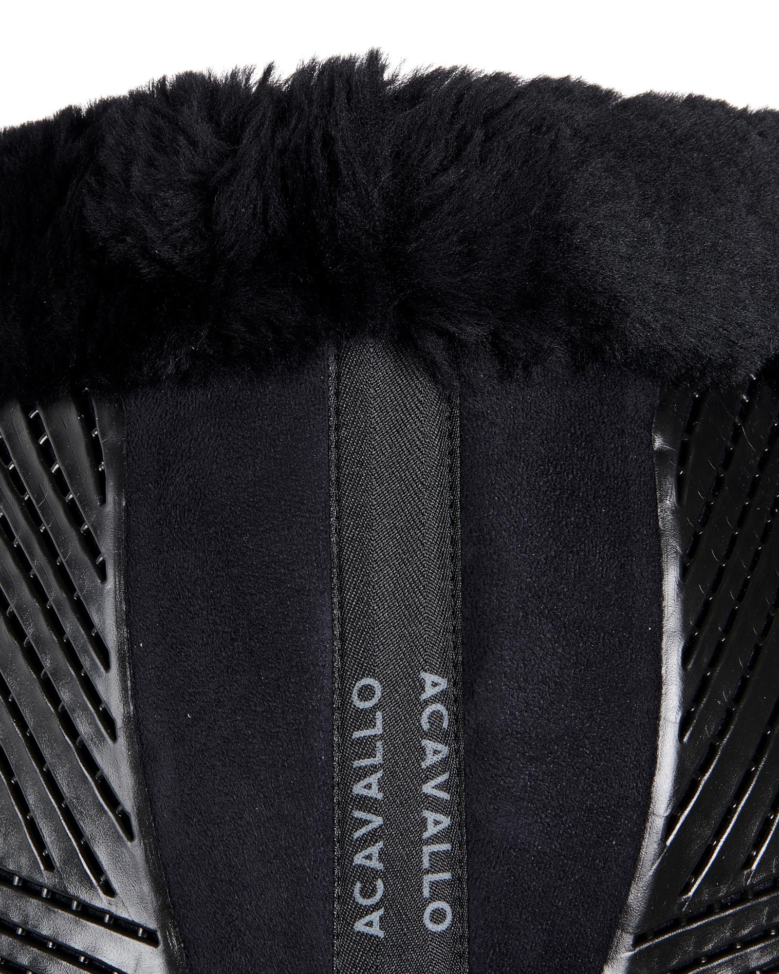 Suede Cut-Out Sheepskin Gel Pad